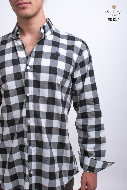 CAMISA CUADROS NEGROS / BLANCOS