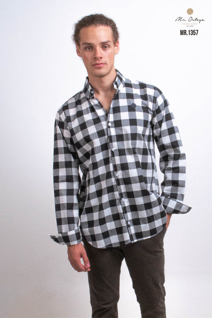 CAMISA CUADROS NEGROS / BLANCOS