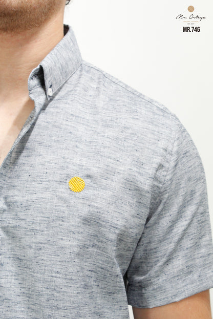 CAMISA GRIS LISO BORDADO ORO